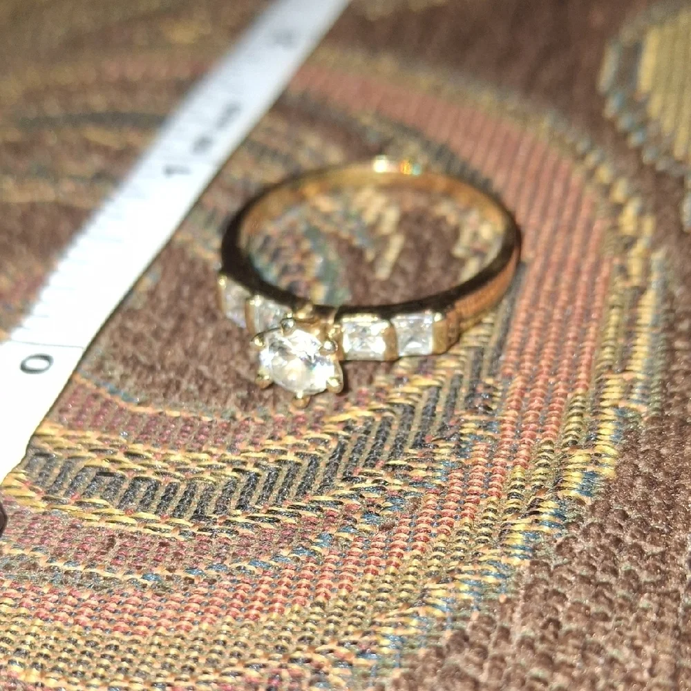 Elegant Gold and Silver Women's Ring